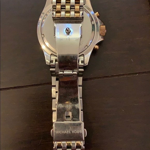 Michael Kors Everest Chronograph Silver Dial Tri-Tone Ladies Watch - Picture 8 of 8